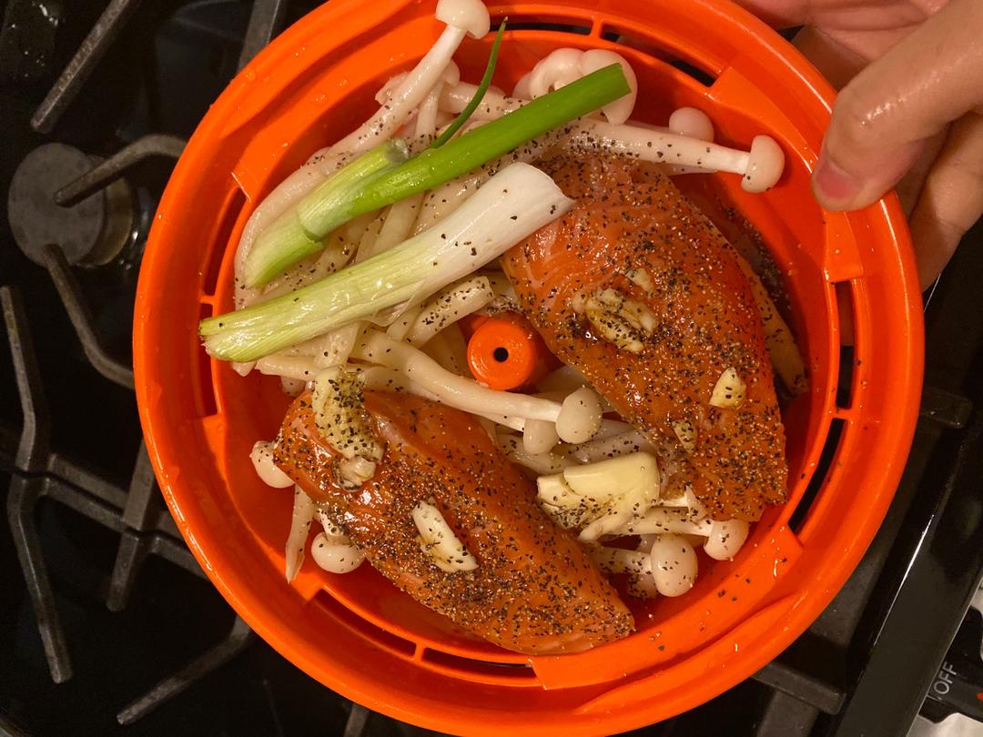 低脂蒸三文鱼羽衣甘蓝