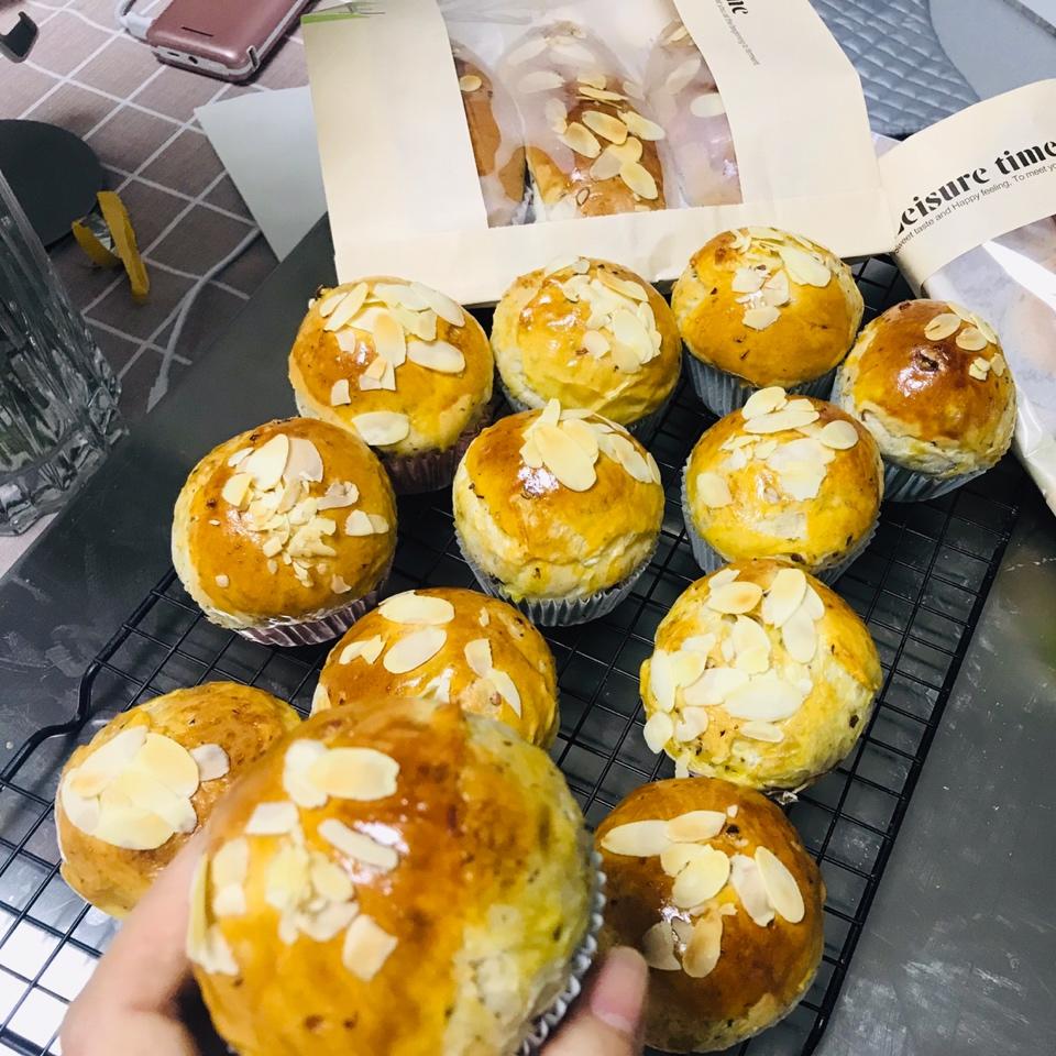 牛奶杏仁片排包