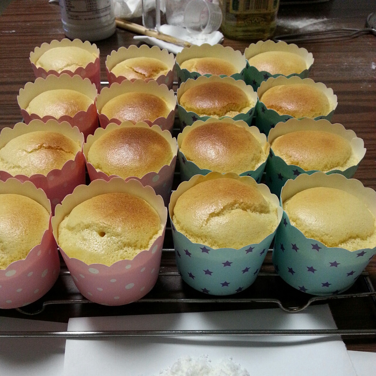 烤箱做蛋糕（戚风蛋糕的做法）