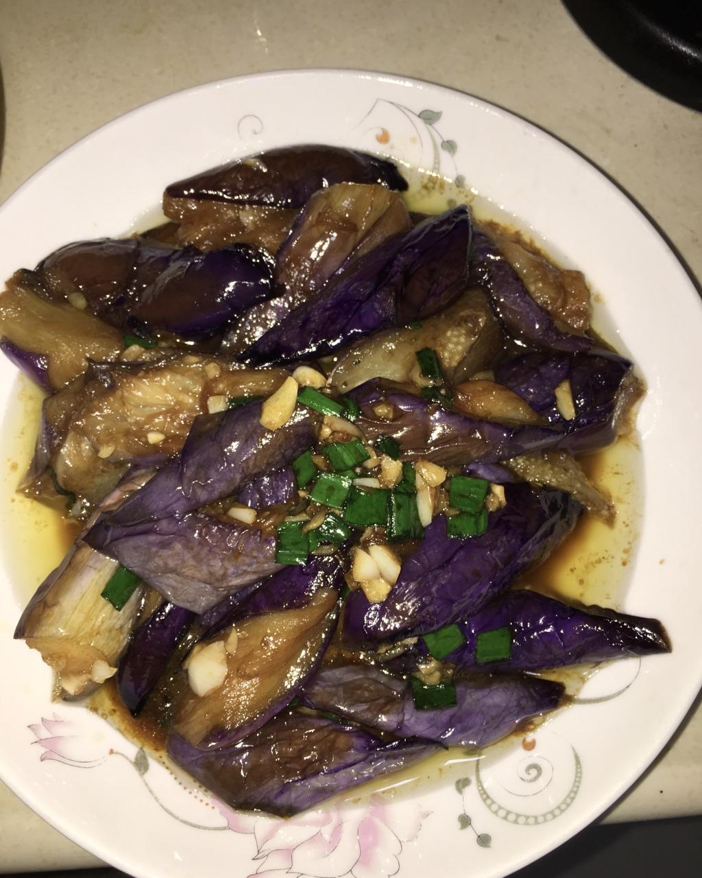 红烧茄子（教你炒茄子不变色的小妙招）