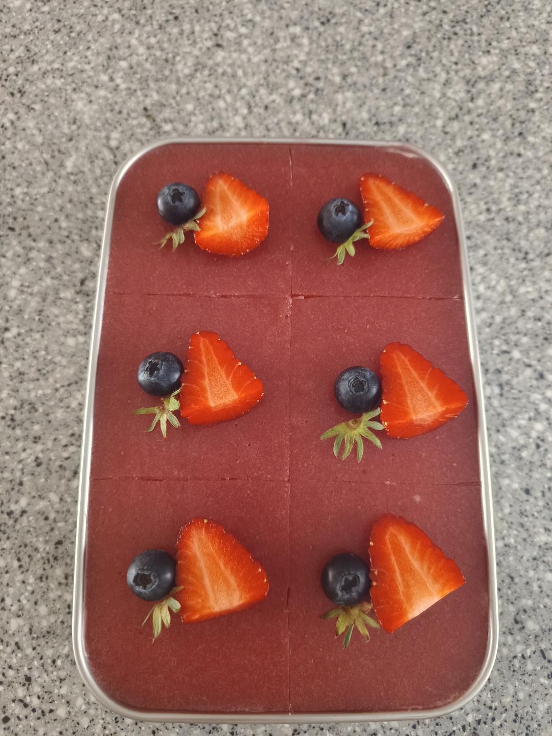草莓提拉米苏