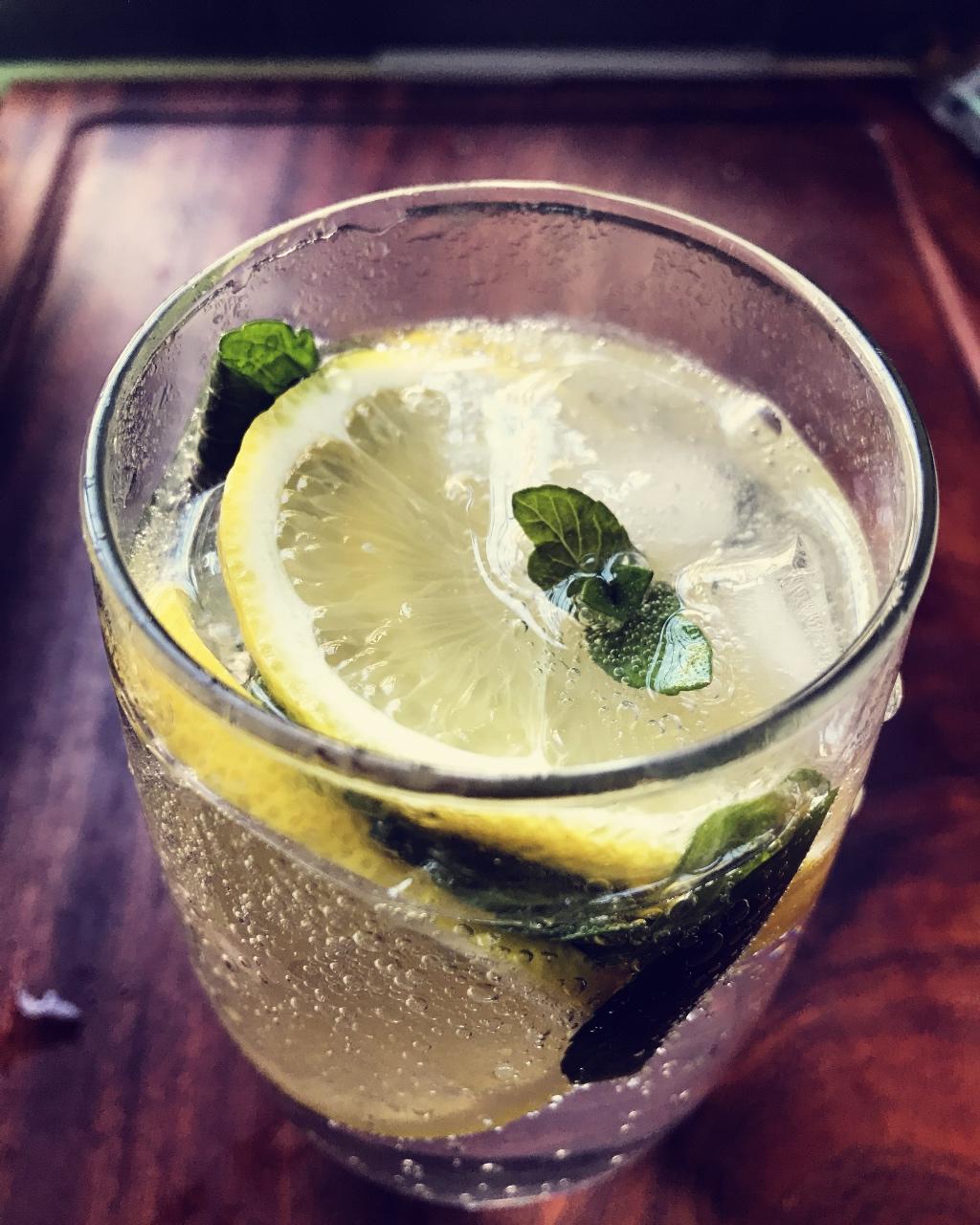 柠檬薄荷苏打水