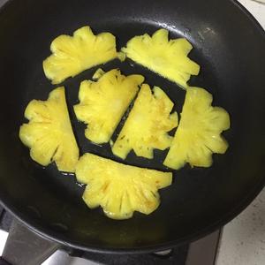 煎菠萝的做法 步骤2
