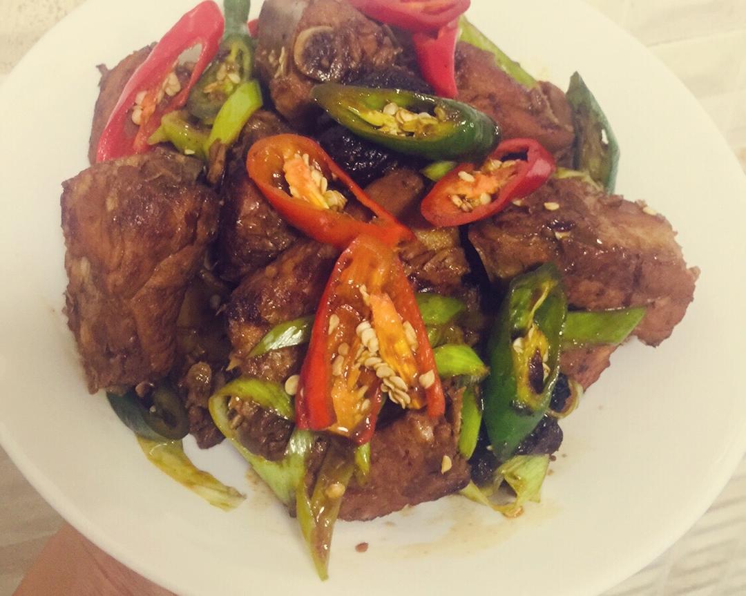 话梅排骨的做法