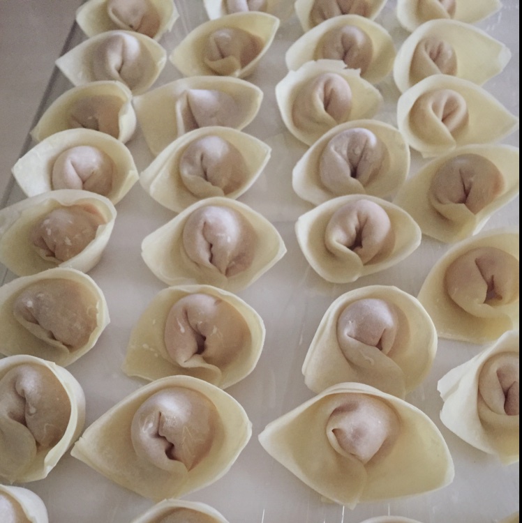 元宝馄饨包法