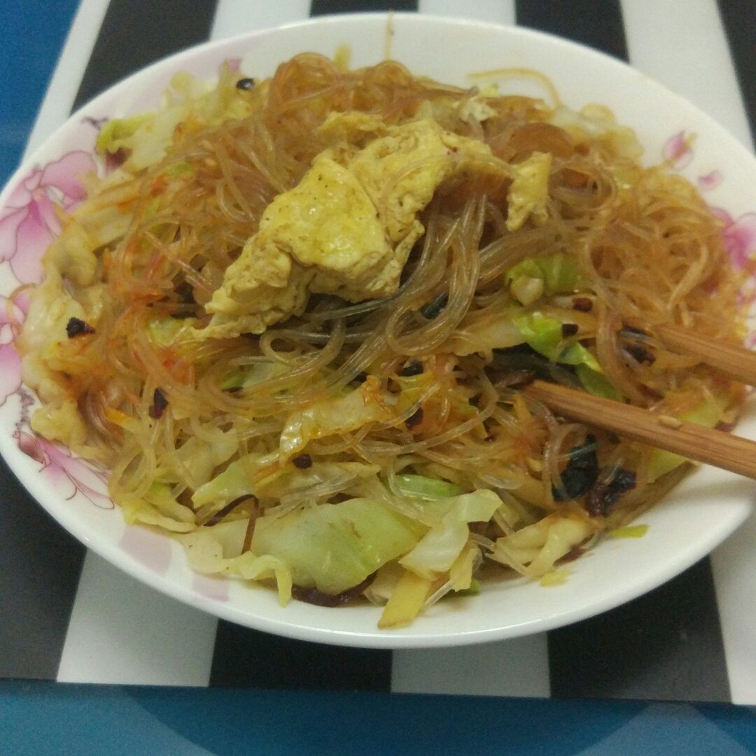 包菜粉丝炒鸡蛋