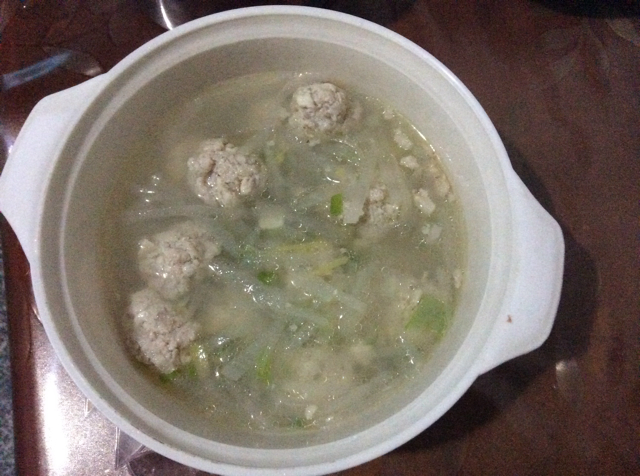 【10分钟系列】白萝卜豆腐圆子汤