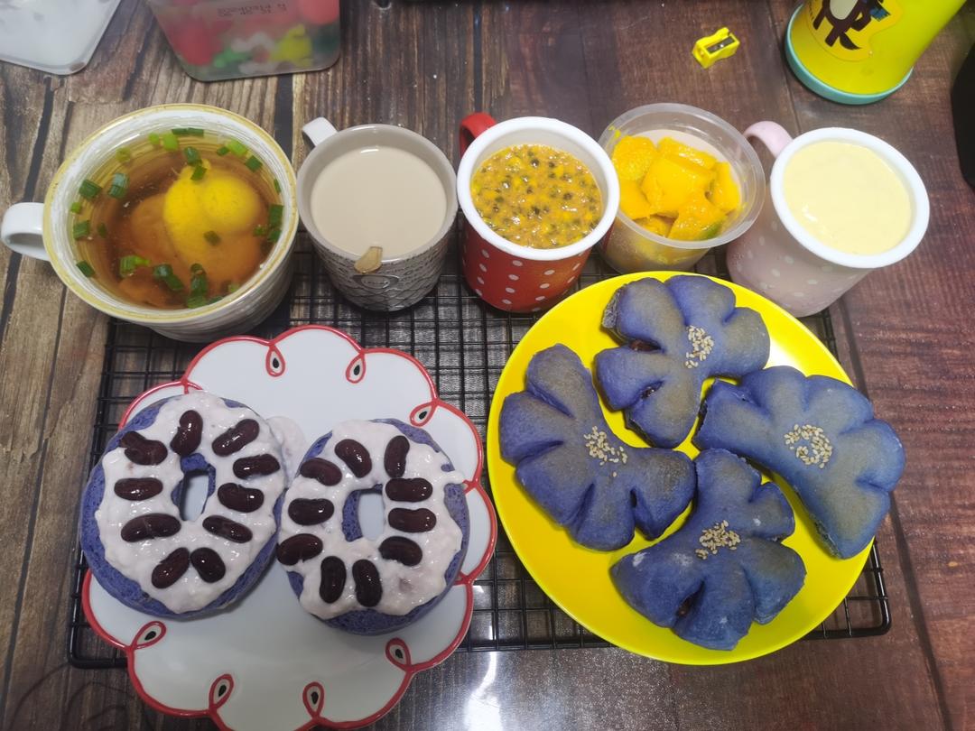 蝶豆花紫米面包