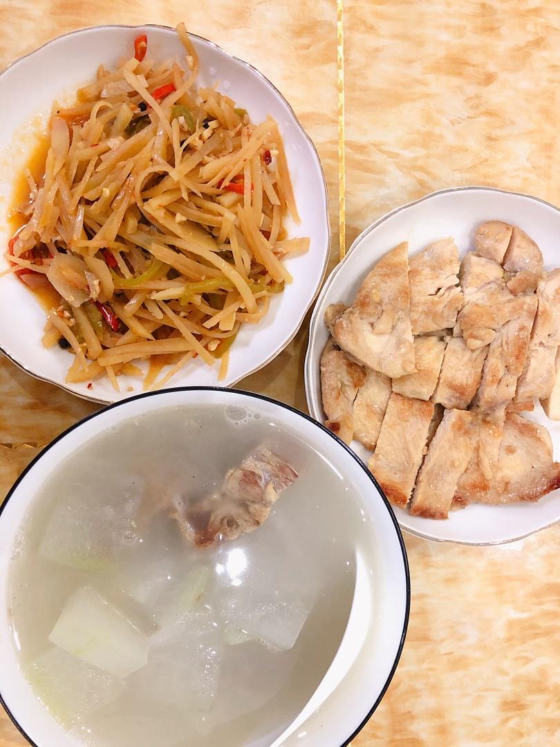 烧猪骨（咸骨）胡萝卜汤