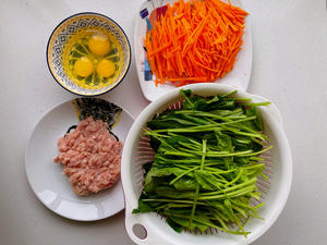 豆皮蔬菜卷的做法 步骤1