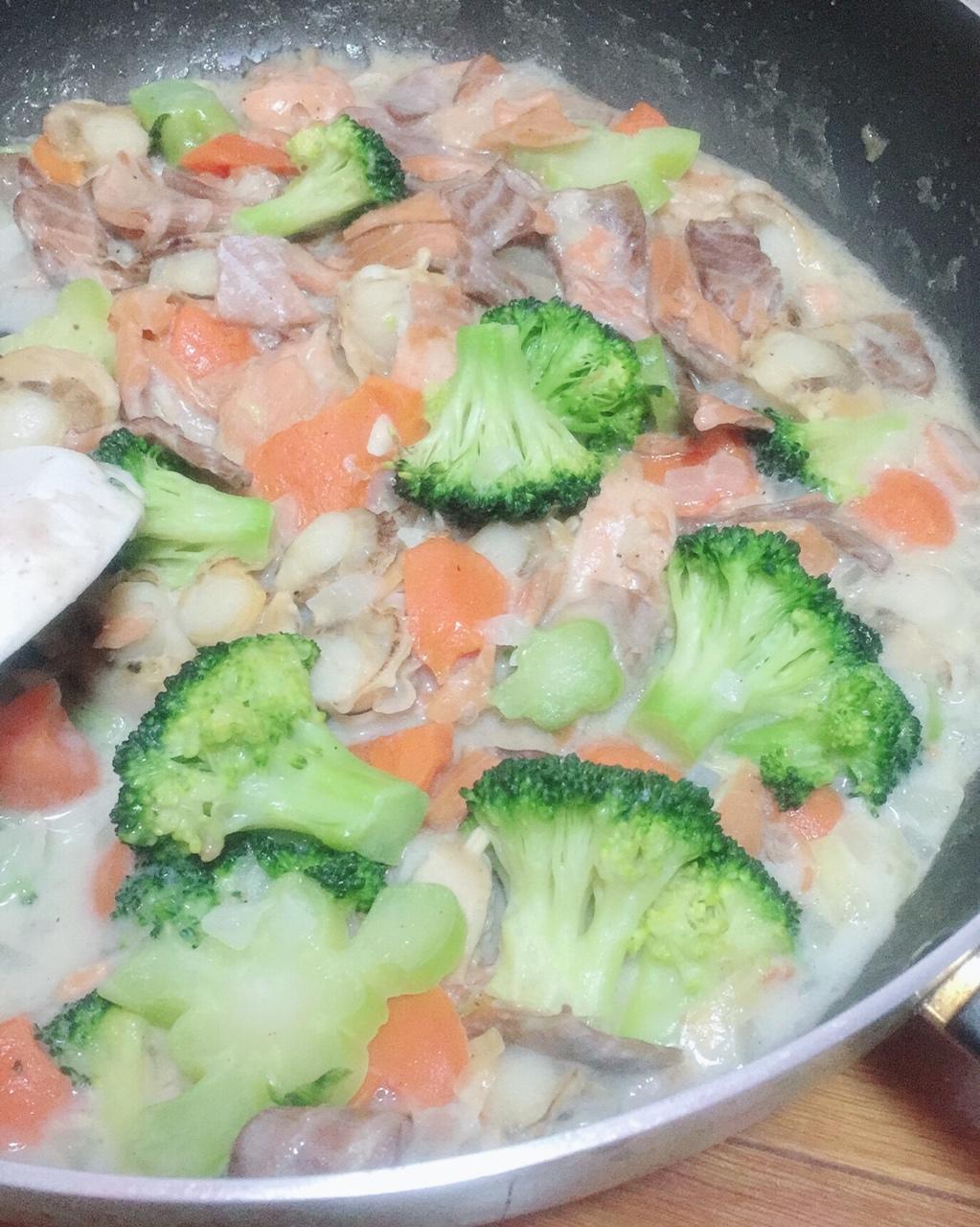 三文鱼奶油炖菜+芝士焗饭【曼食慢语】