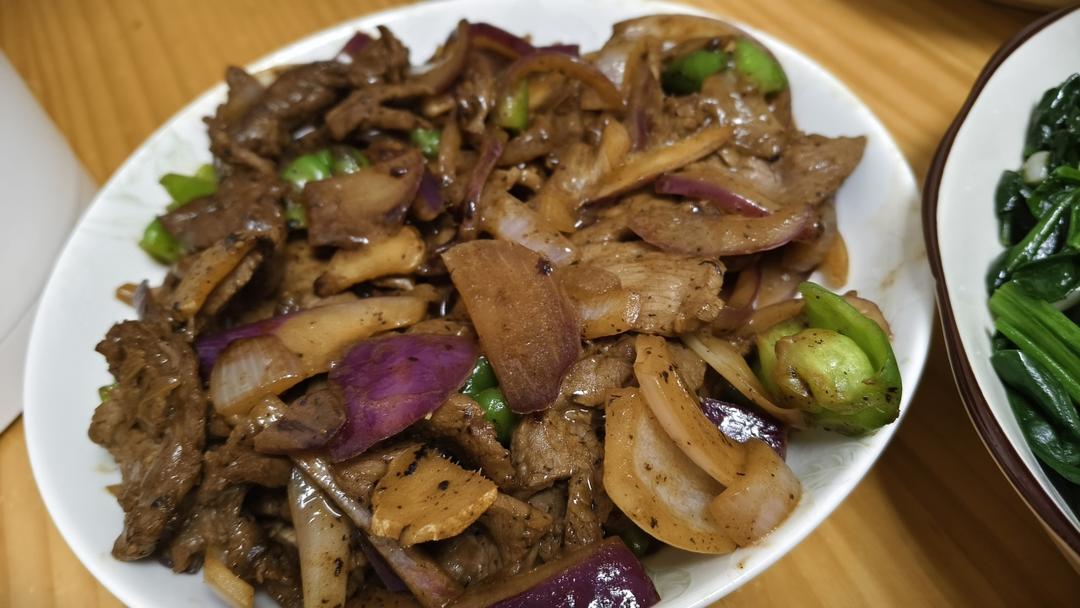 牛肉炒洋葱