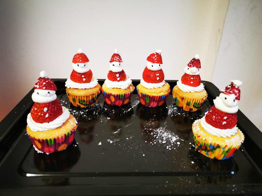 圣诞草莓雪人 红丝绒戚风裸蛋糕