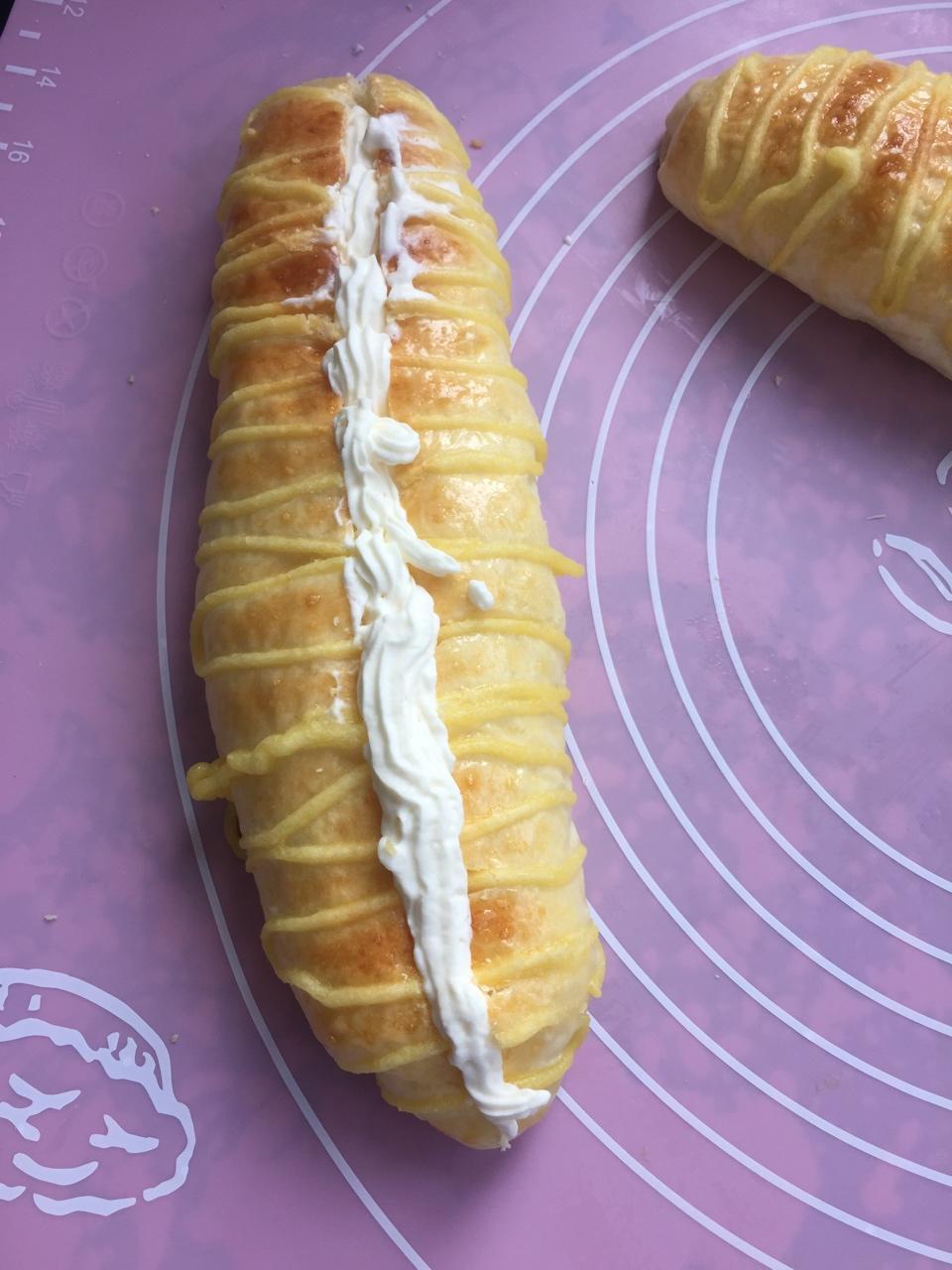 面包房里最受欢迎的毛毛虫面包