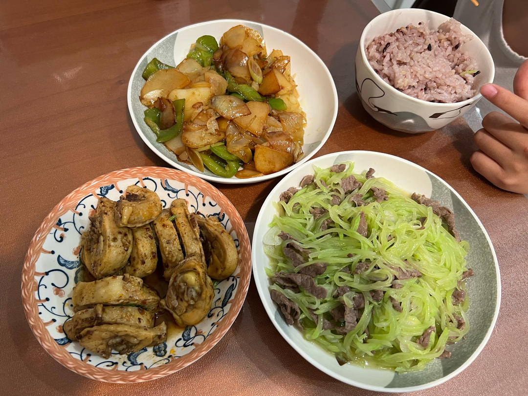 莴笋炒牛肉！