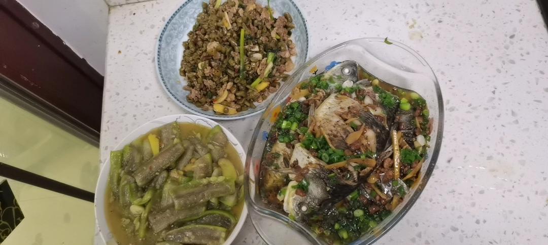 蒸鲫鱼