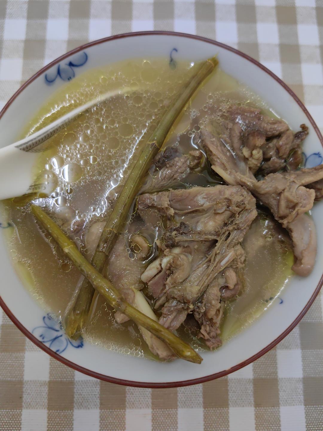 青橄榄石橄榄鸭肉汤