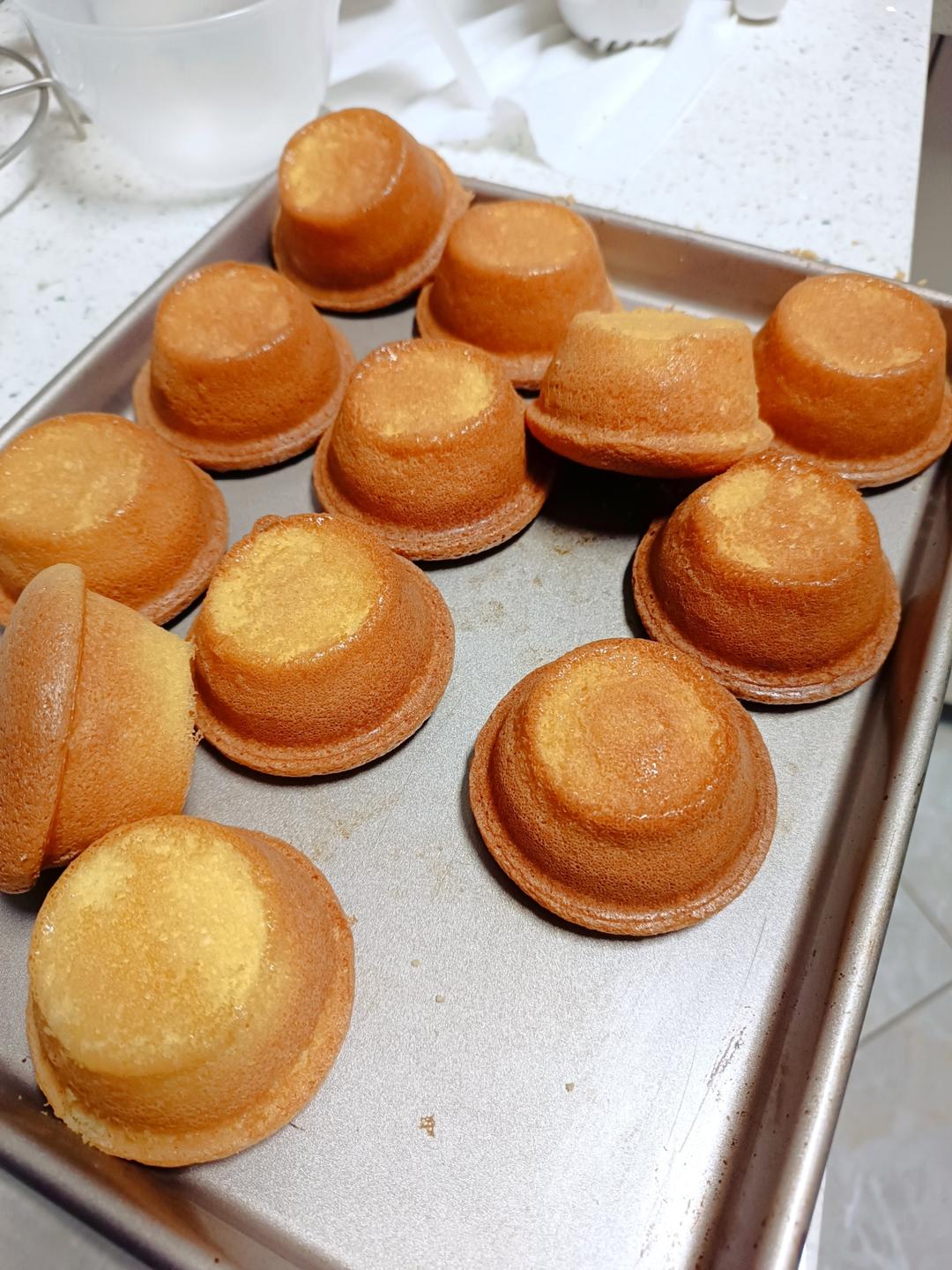 还原小时候的美食，老式脆皮蛋糕，每次都要排队买