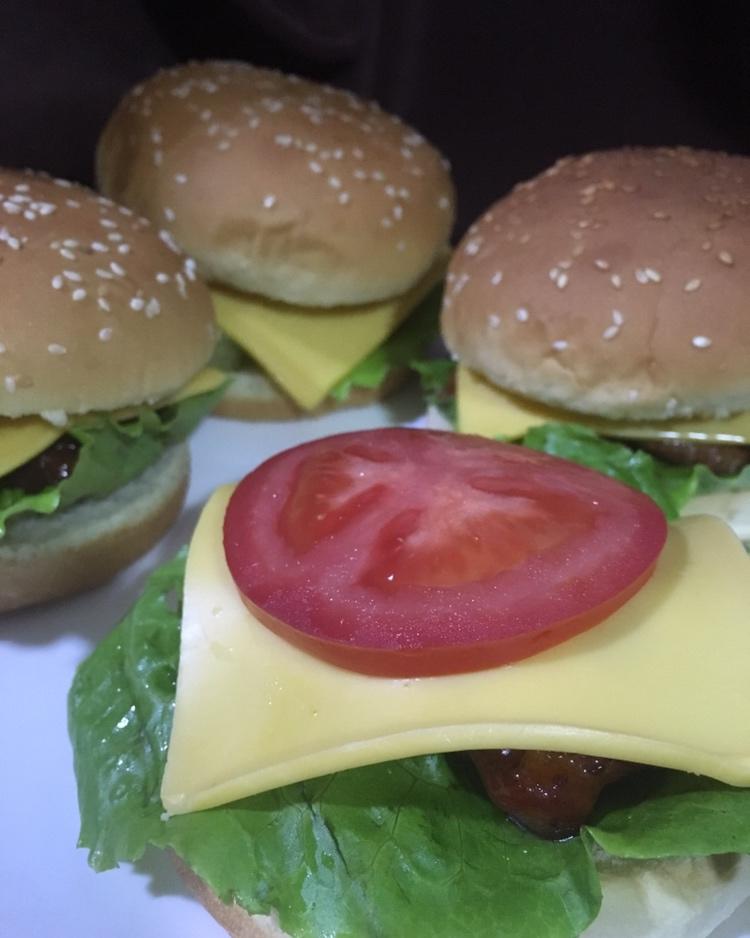 自制高颜值超好吃的汉堡（百变面包配方）