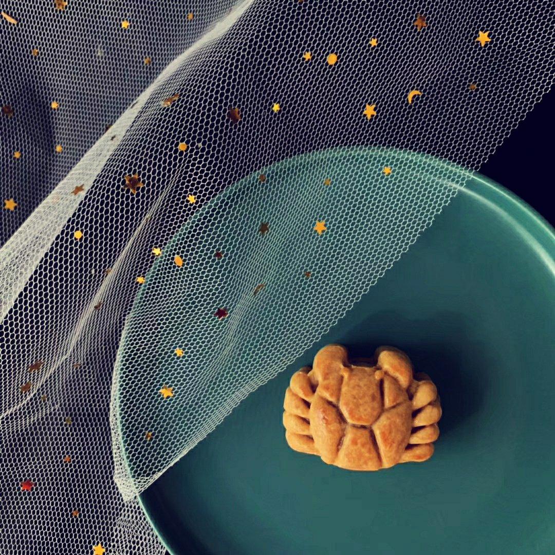 广式月饼—蛋黄莲蓉月饼