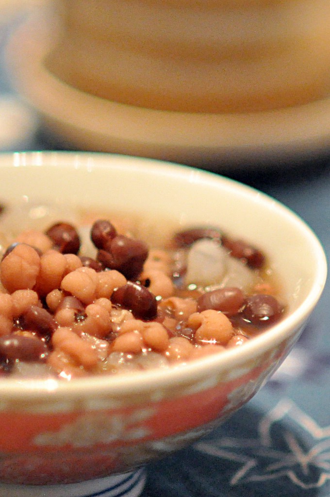 红豆薏仁龙眼养颜汤