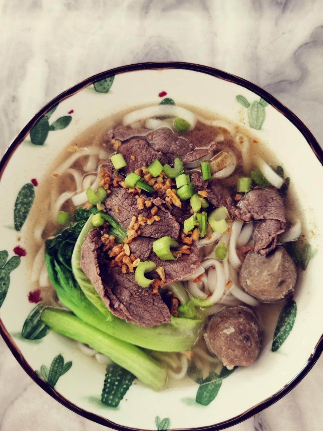 地道的潮州人手把手教你煮潮式粿条汤