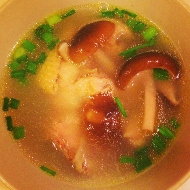 香菇炖鸡汤