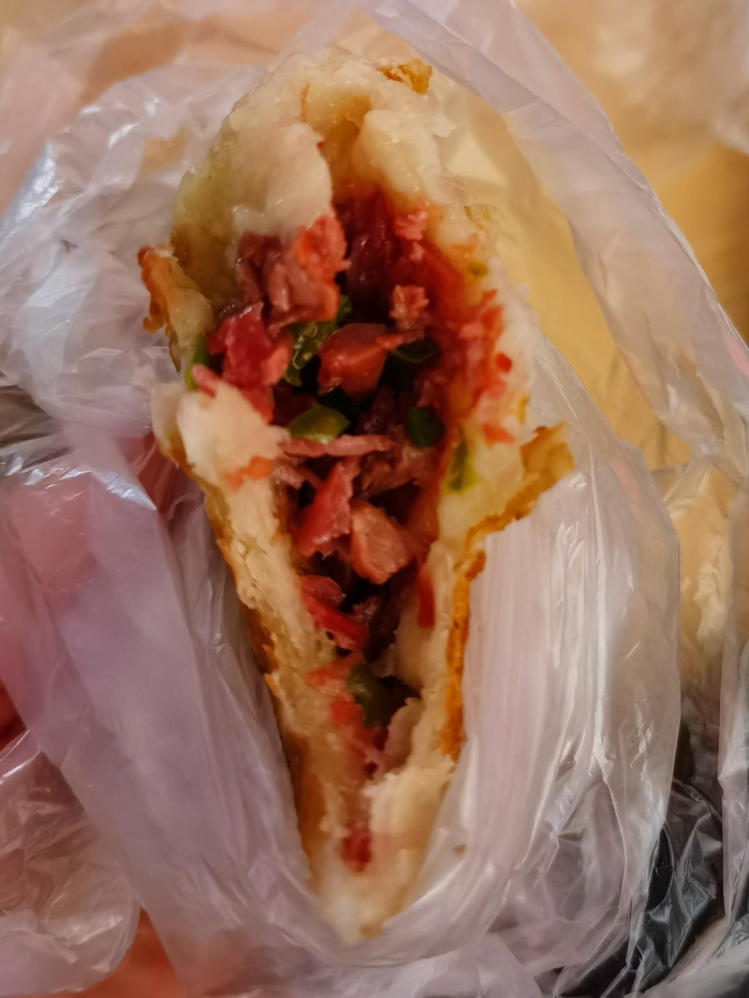 比驴肉火烧好吃的 手抓饼驴肉馅饼的做法
