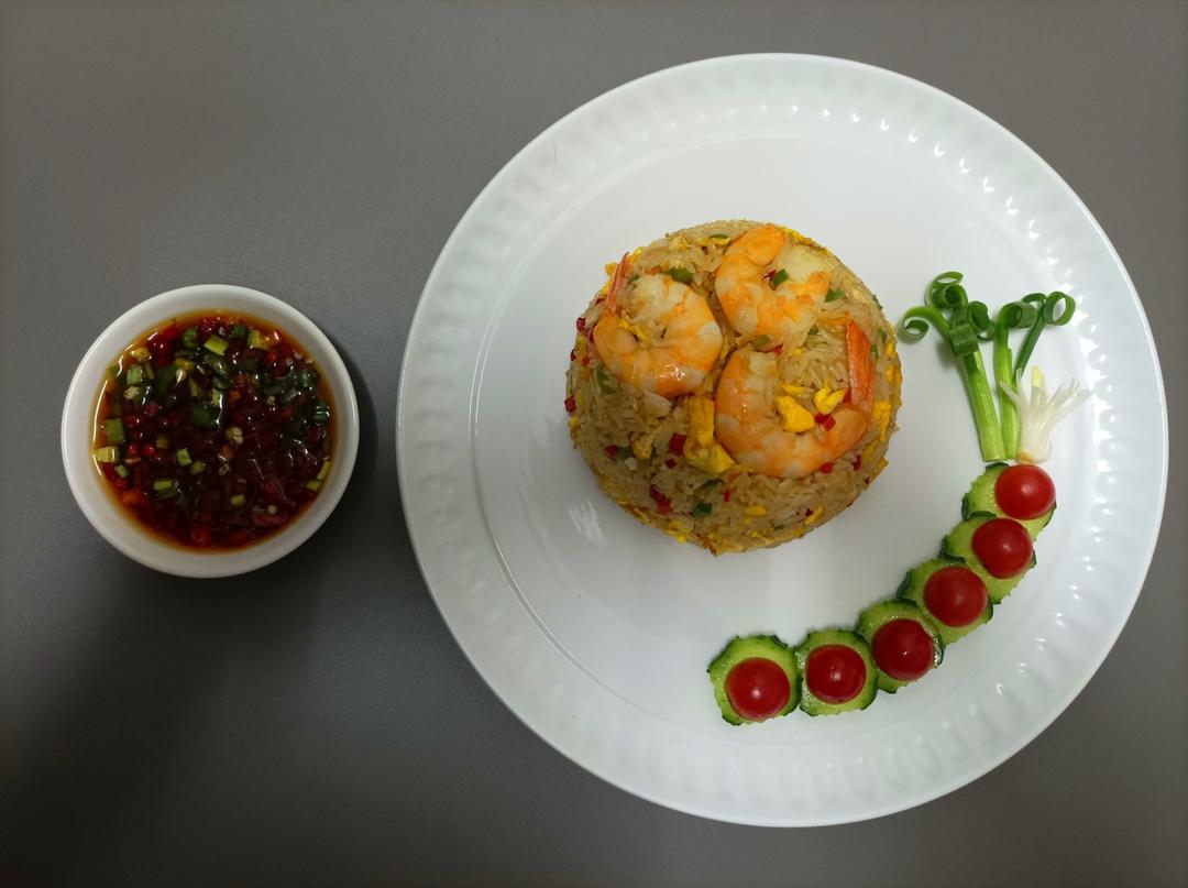 粒粒分明虾仁蛋炒饭