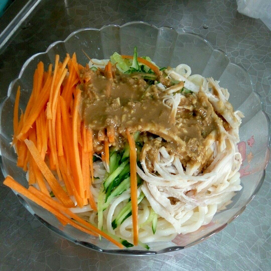 麻酱鸡丝凉面