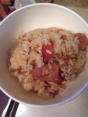 土豆腊肉红肠焖饭的做法 步骤5