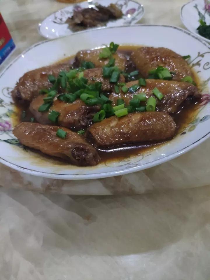 外婆教我的红烧鸡翅·连汤汁都狠好吃！！！