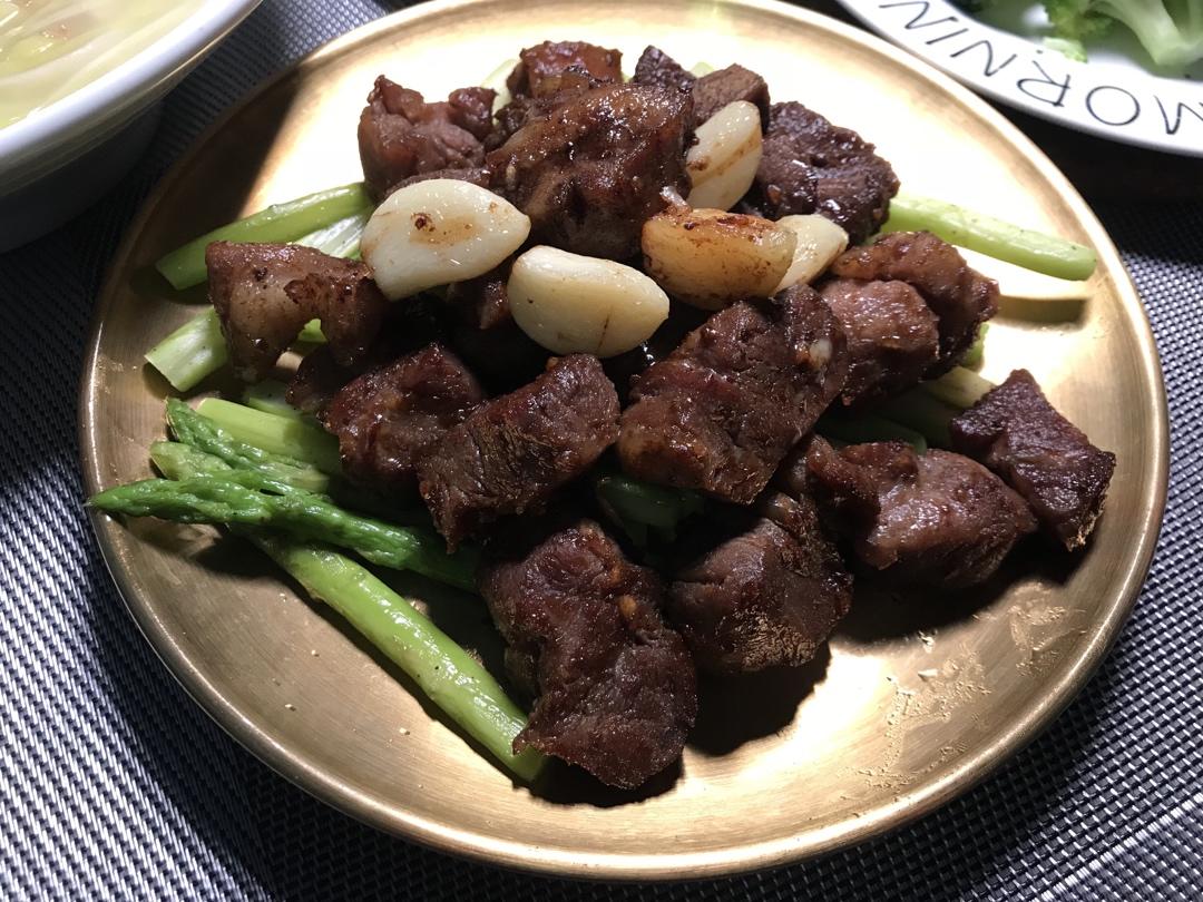 黑蒜子牛肉粒