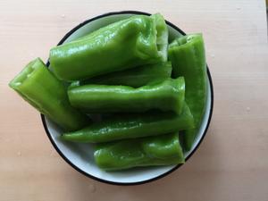 超下饭的干煸虎皮青椒的做法 步骤2