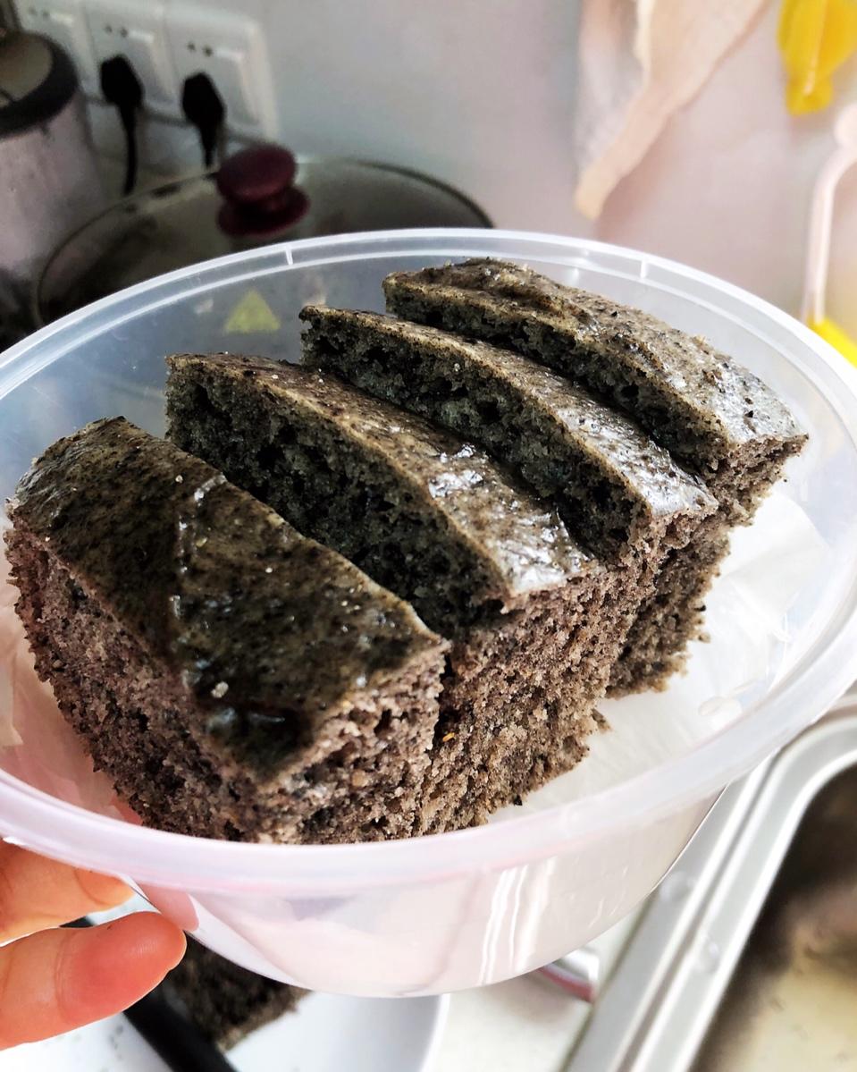 极简黑芝麻发糕