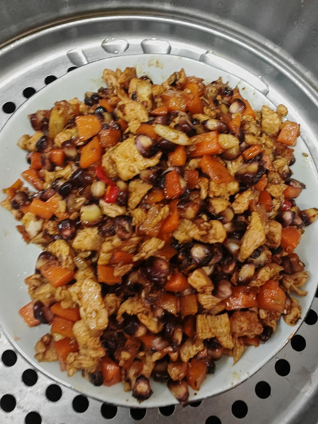 胡萝卜豌豆玉米炒鸡胸脯