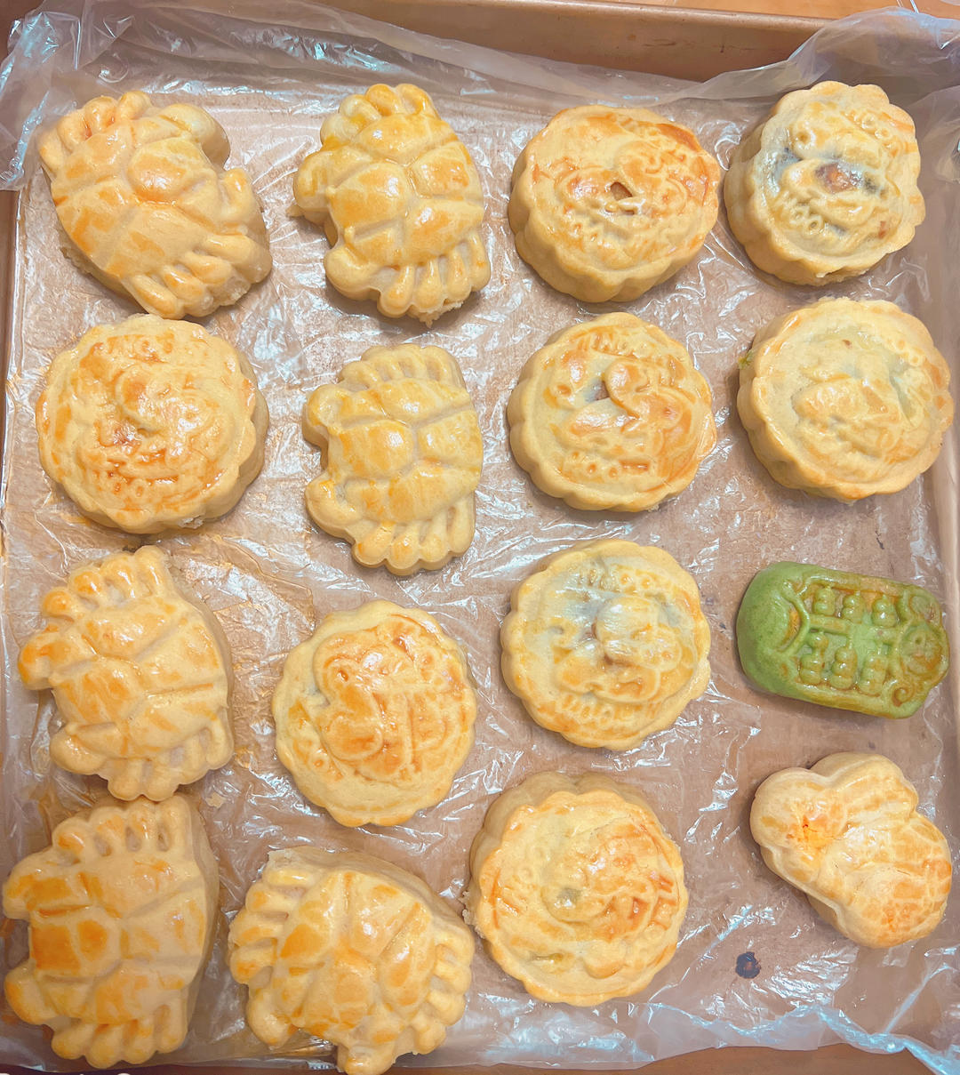 广式月饼－－蛋黄豆沙月饼