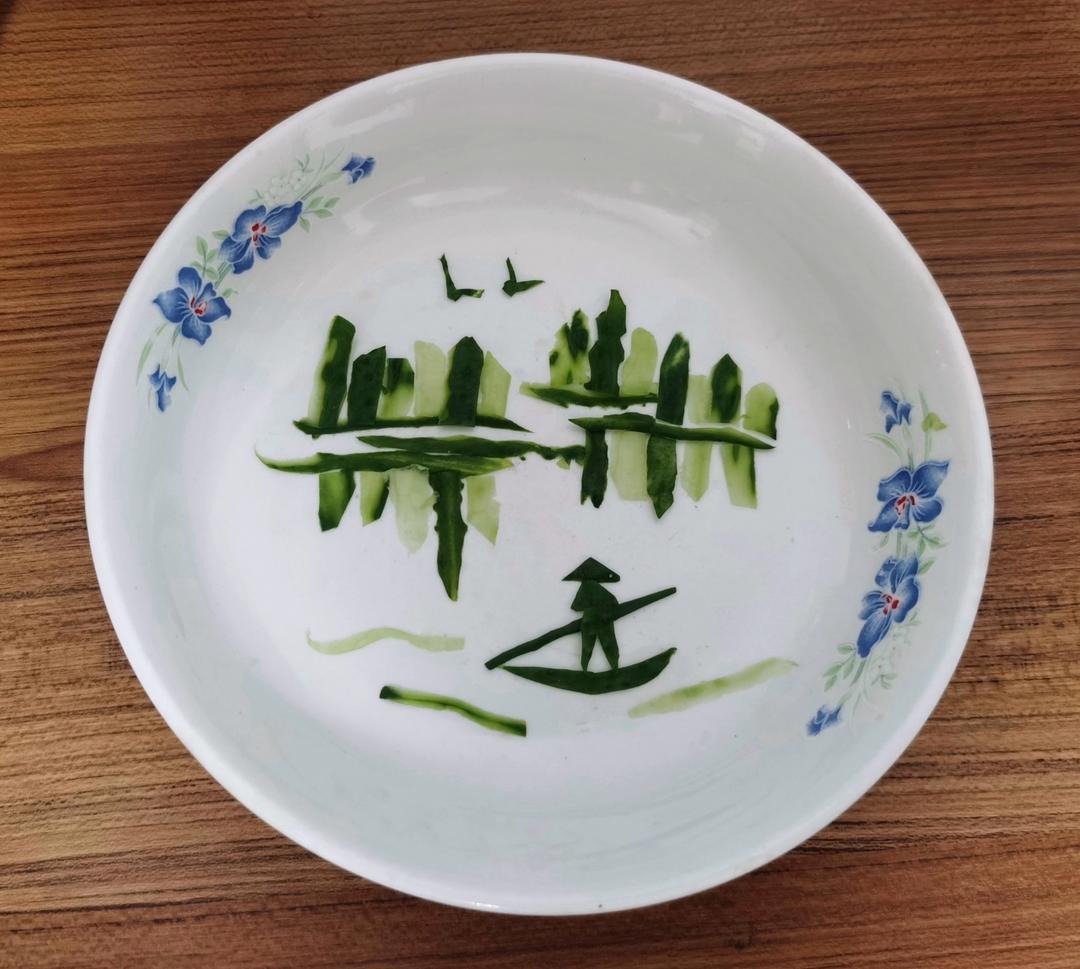 黄瓜山水写意蔬菜水果拼盘