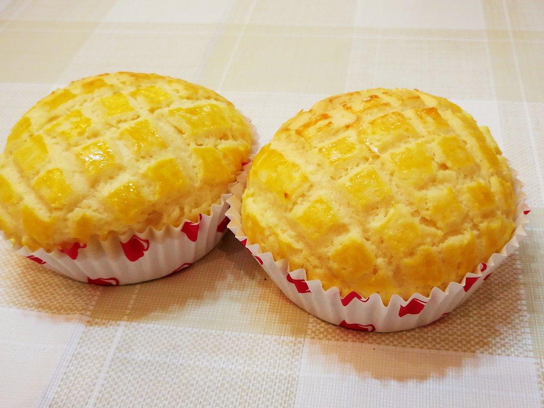 好吃到炸裂的港式菠萝包（附带制作酥皮的小视频）