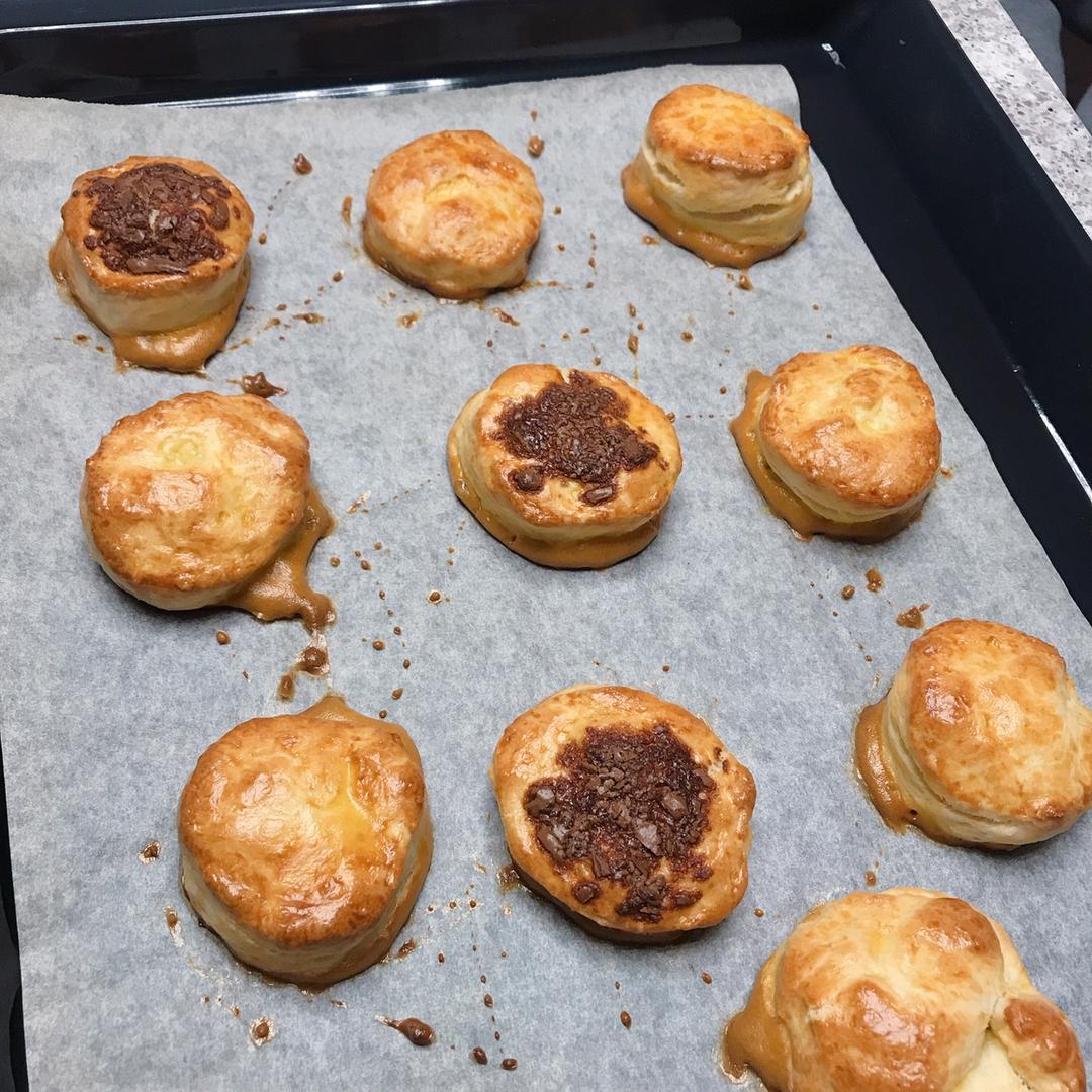 【视频】3分钟 奶油司康Scone(可能是世界上最快手的司康) 消耗淡奶油～