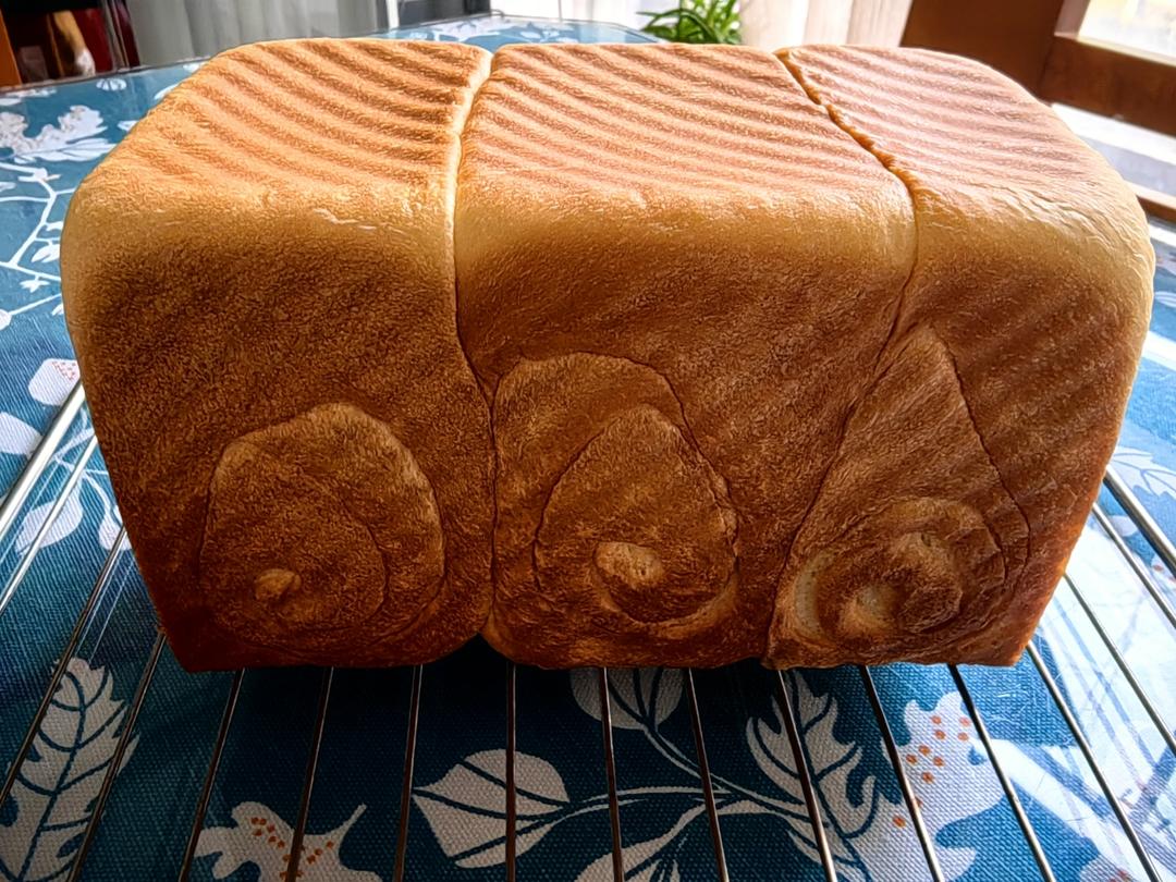 吐司，奶香手撕面包，超级香浓