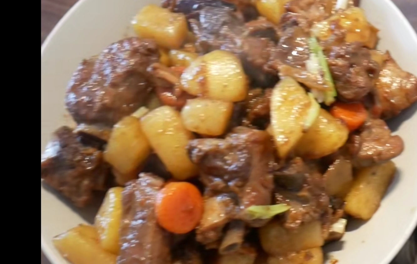 土豆胡萝卜炖排骨的做法