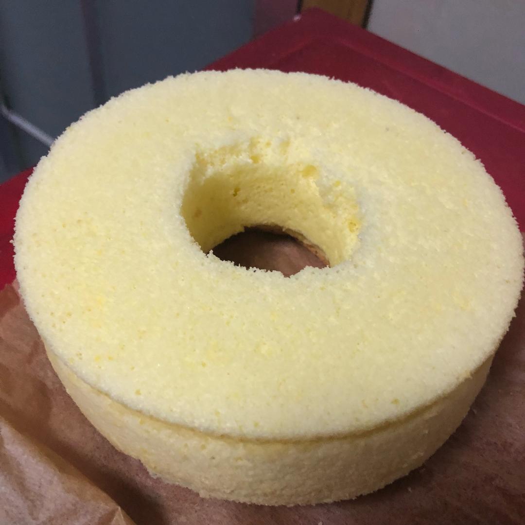 超简单完美戚风蛋糕（6寸2蛋）附打发、翻拌、脱模视频