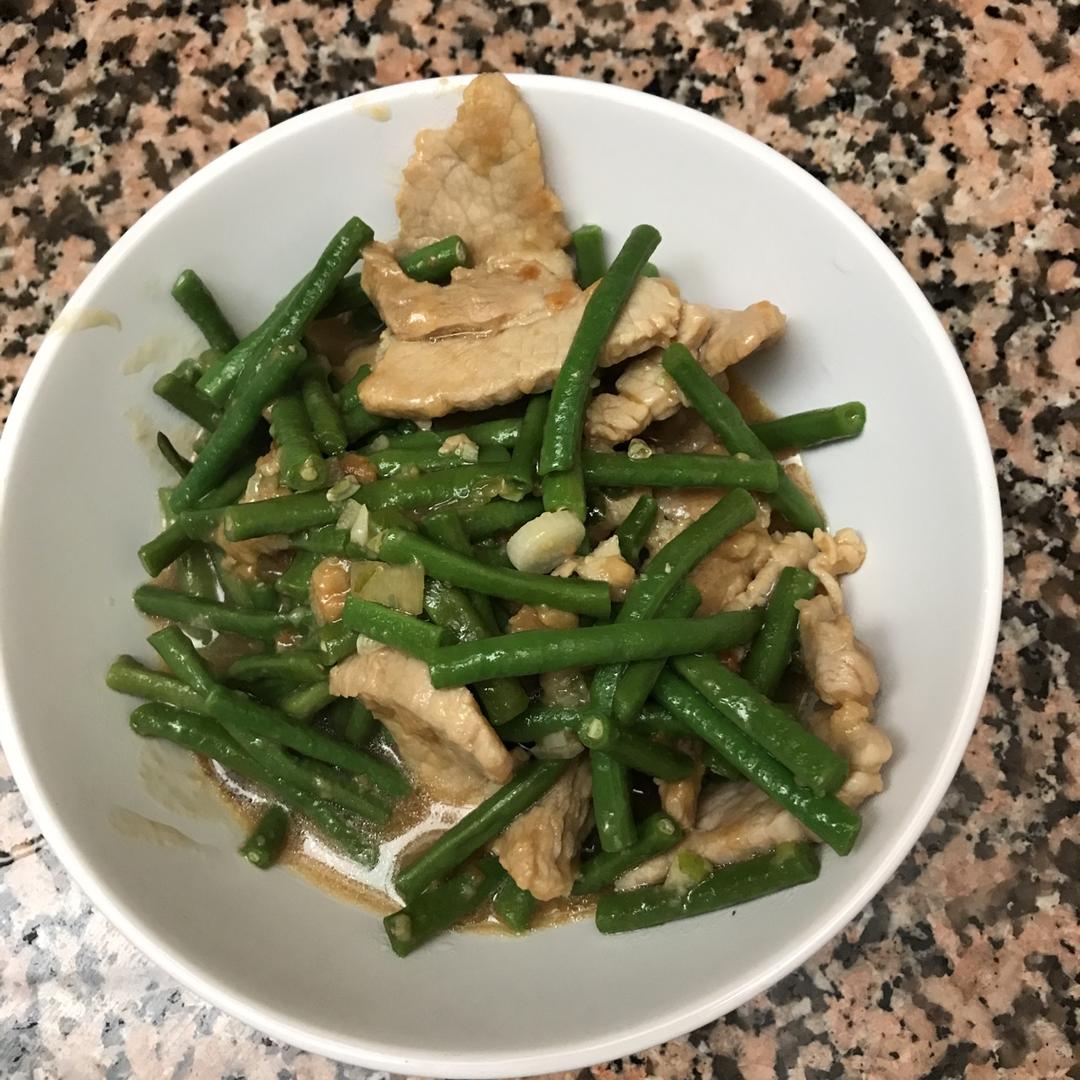长豆角炒土猪肉