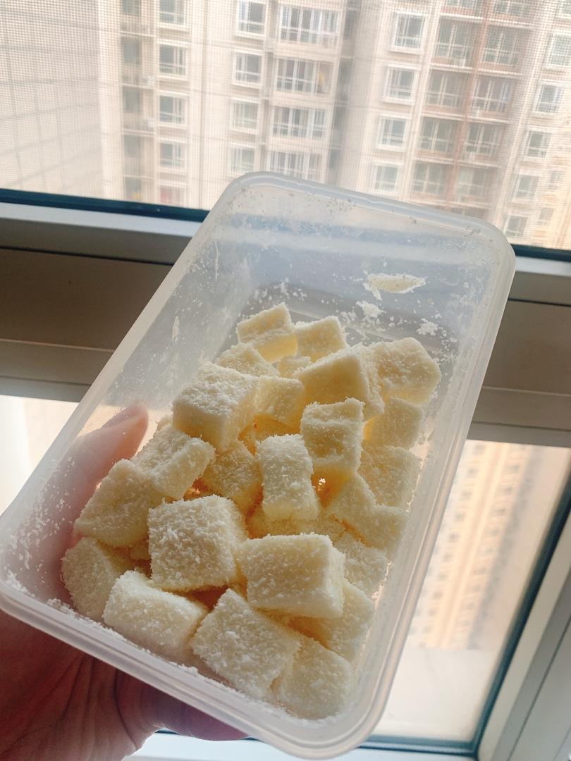 完胜85‘C的牛奶椰蓉小方