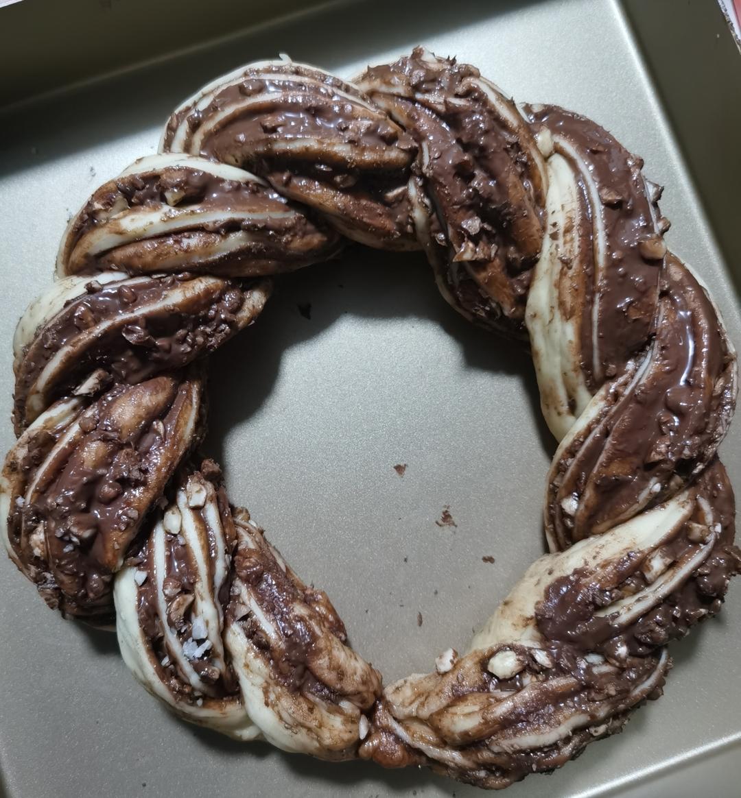 圣诞巧克力坚果麋鹿花环面包