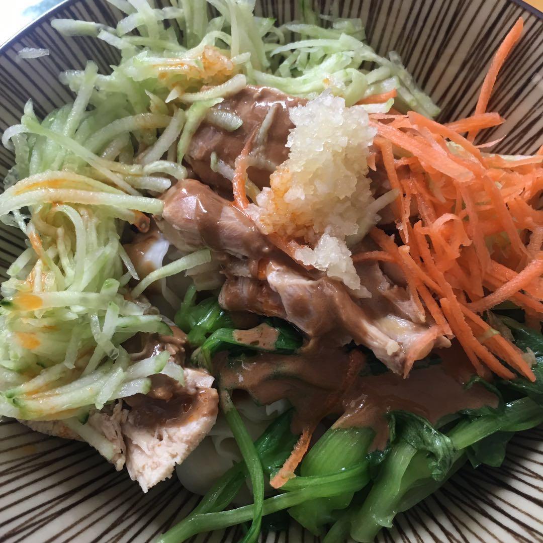 麻酱鸡丝凉面