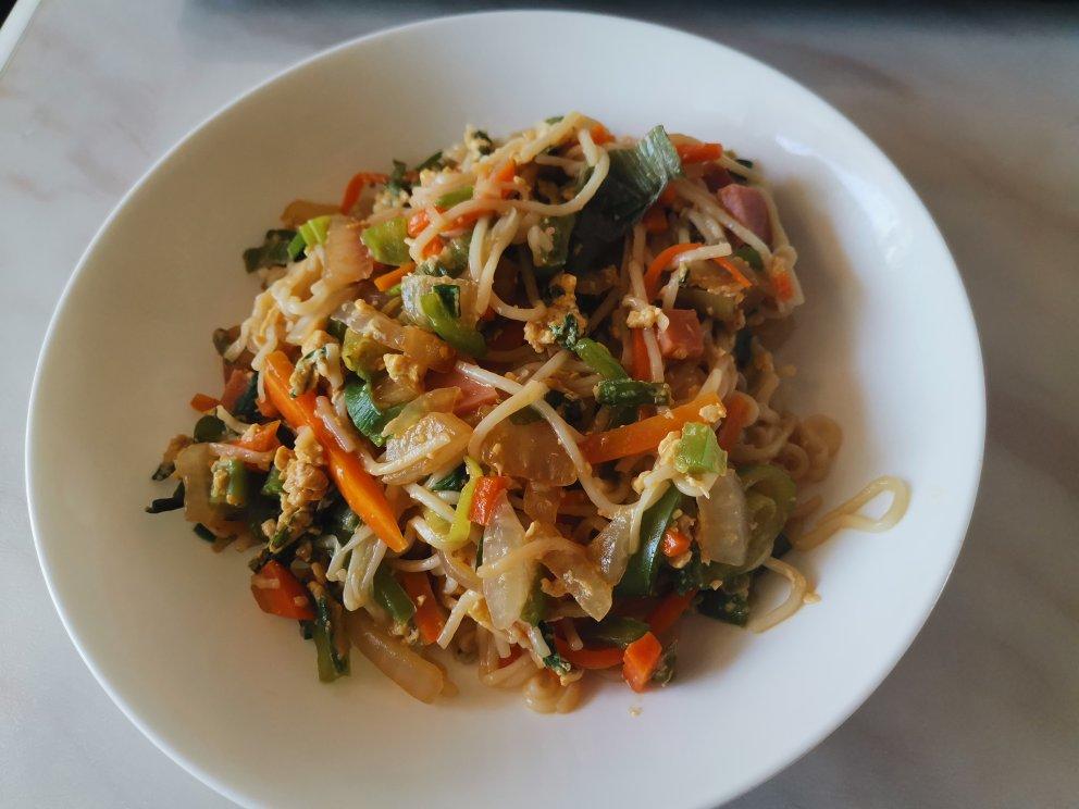 家常版什锦炒面