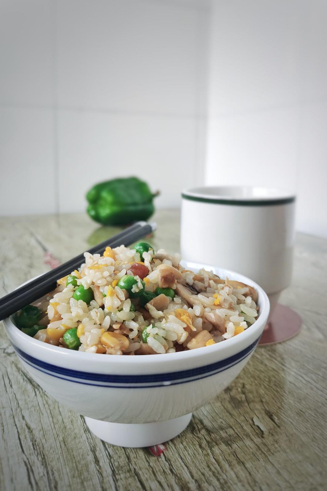 厨师长教你“蛋炒饭”如何做才好吃，答案都在这里面！