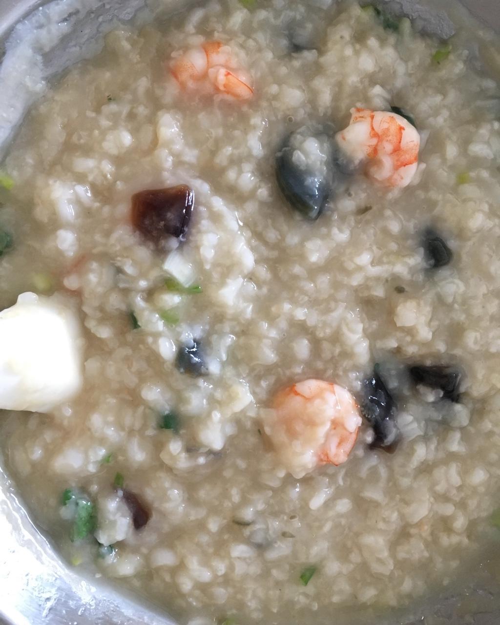 鲜虾皮蛋瘦肉粥